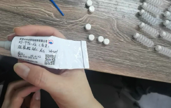 硅胶粘ABS 尼龙 3E